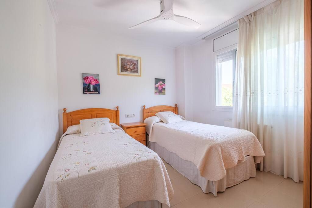 Apartamento En Complejo Residencial, Con Piscina. Салоу Екстериор снимка