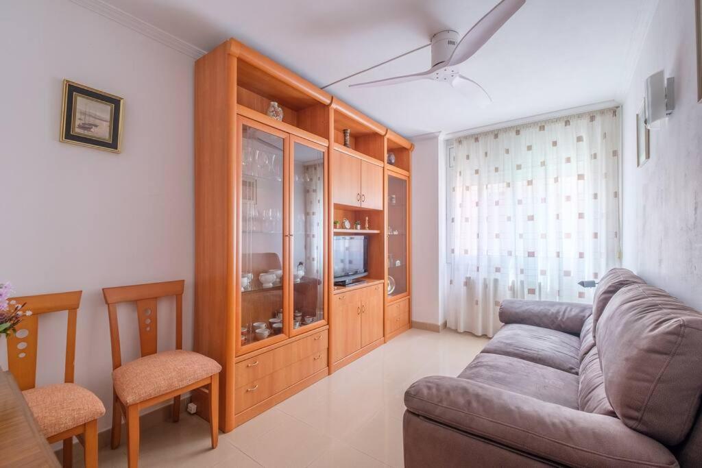 Apartamento En Complejo Residencial, Con Piscina. Салоу Екстериор снимка