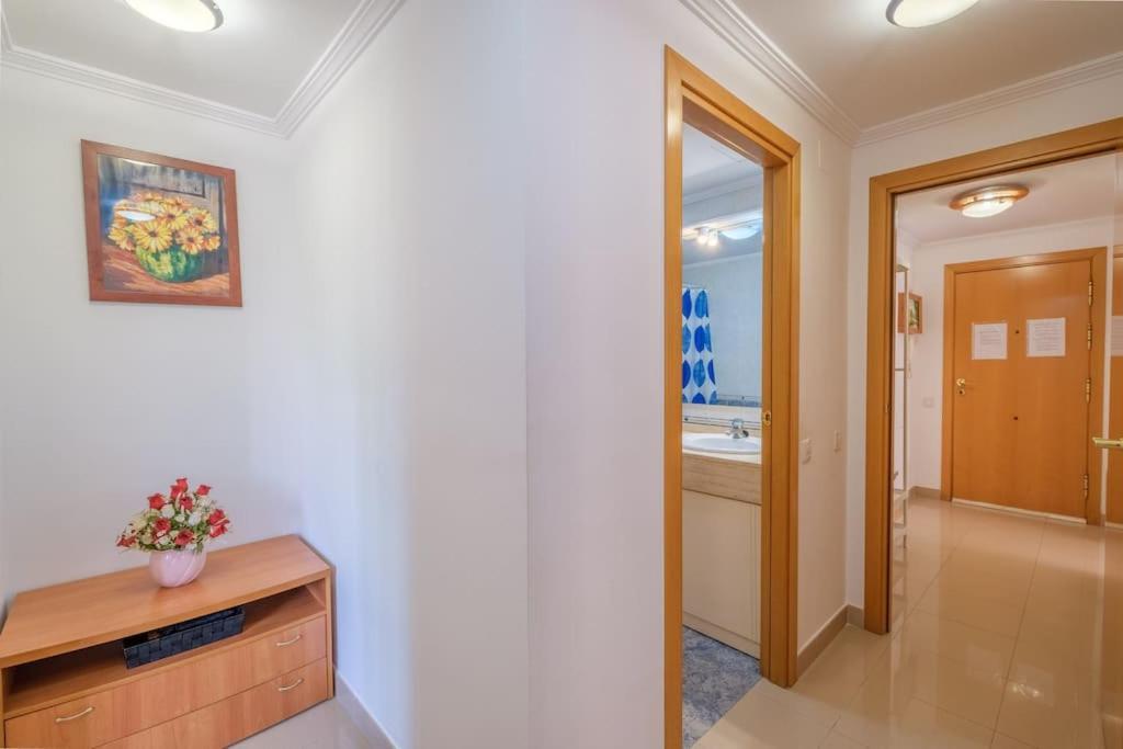 Apartamento En Complejo Residencial, Con Piscina. Салоу Екстериор снимка
