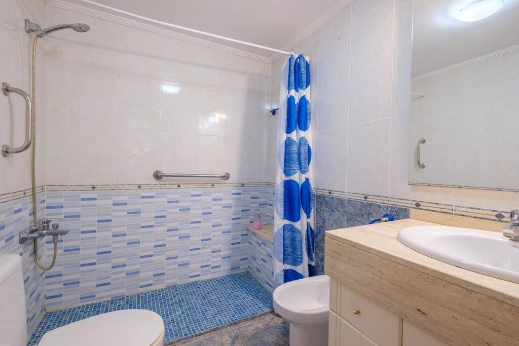 Apartamento En Complejo Residencial, Con Piscina. Салоу Екстериор снимка