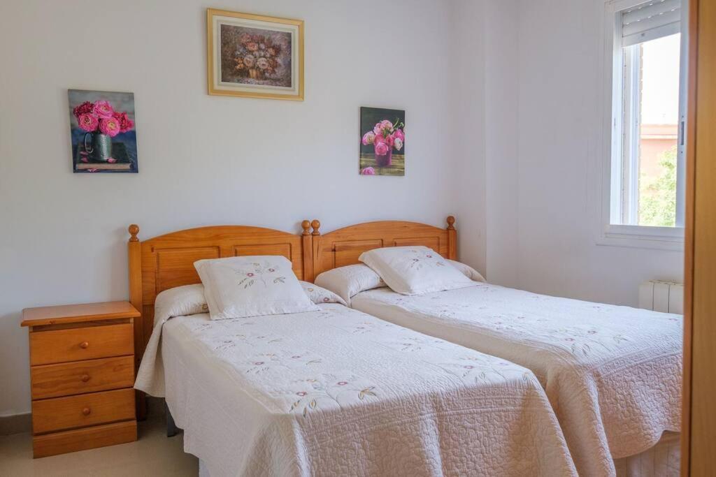Apartamento En Complejo Residencial, Con Piscina. Салоу Екстериор снимка
